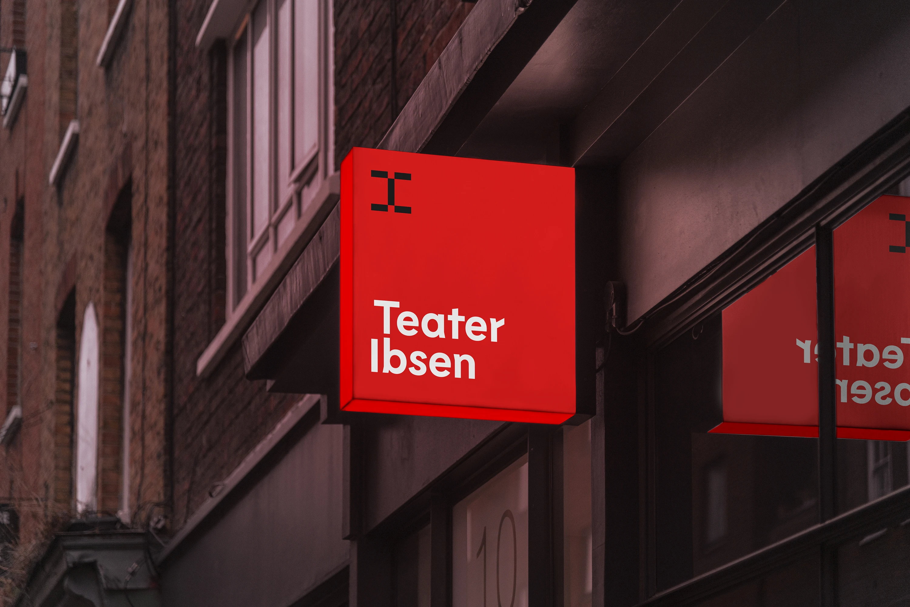 Rødt skilt for Teater Ibsen