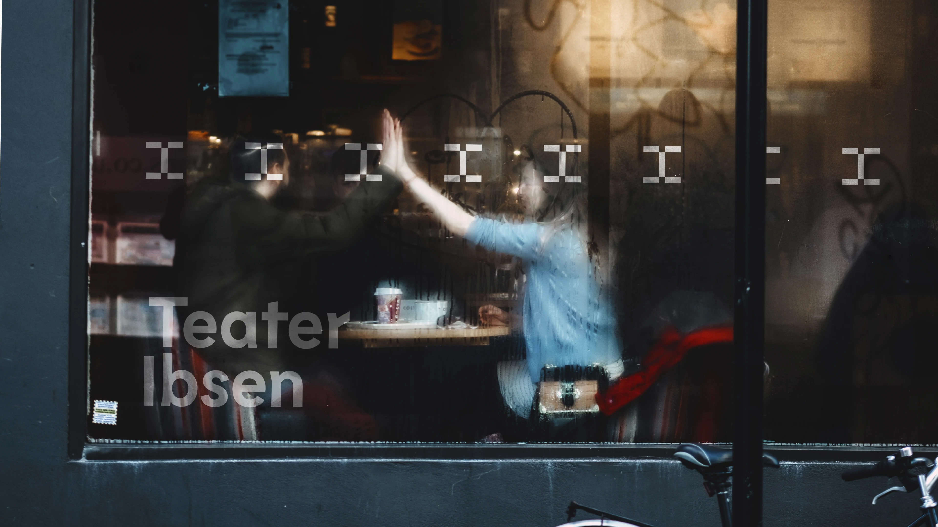 Miljøbilde. Eksempel på foliering på vindu.